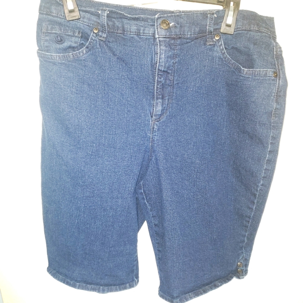 Gloria Vanderbilt Amanda Bermuda Shorts Dark Indigo Denim Women's Size 12